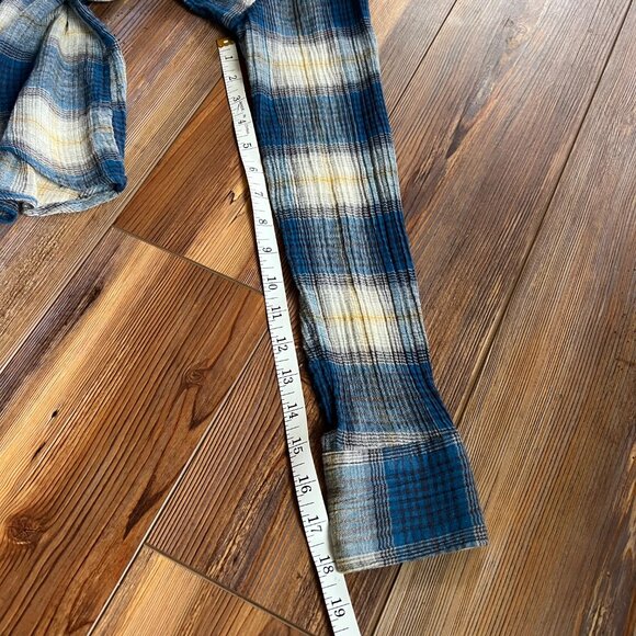 Mudd Blue Plaid Button Down Western Style Top w/Ivory Lace Shoulders Women Sz M - Picture 9 of 10